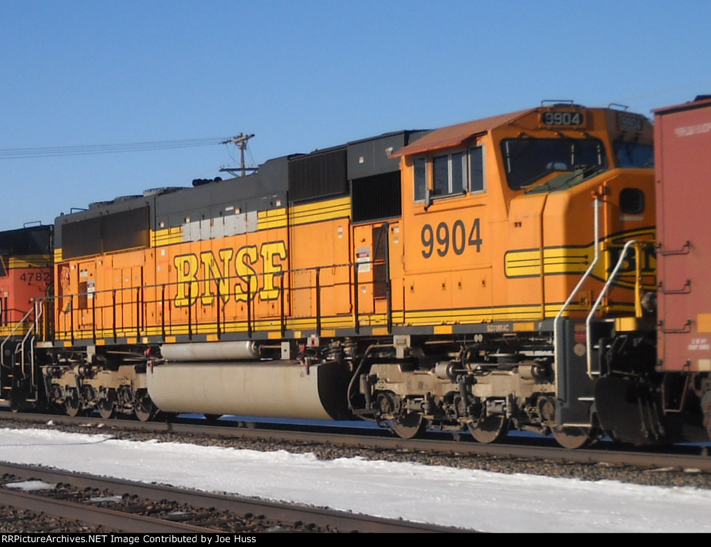 BNSF 9904